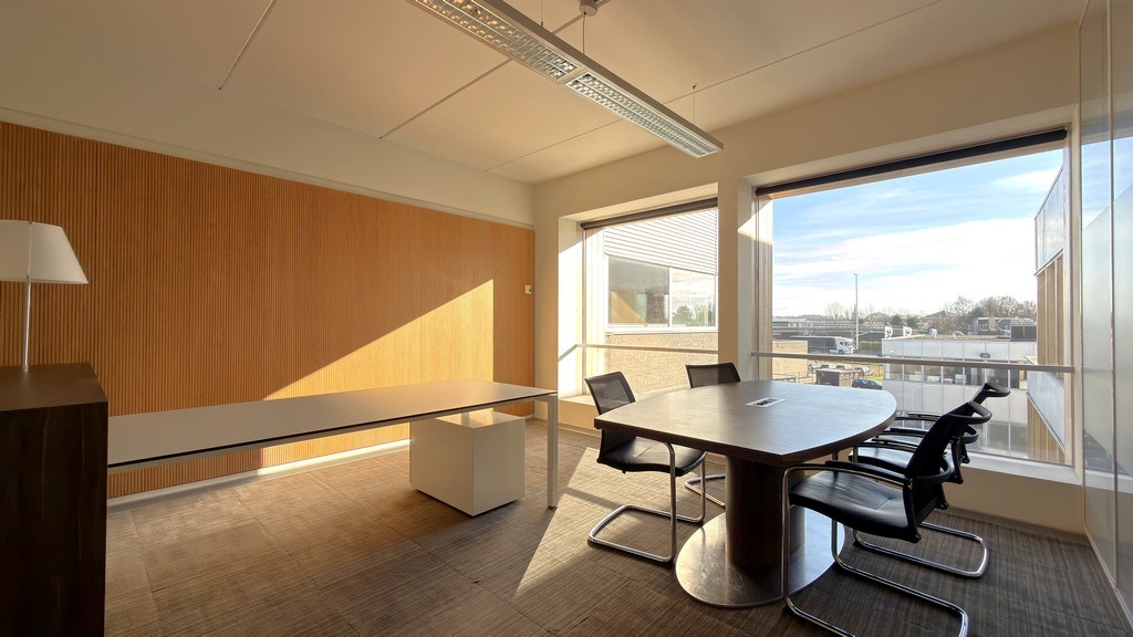 Volledig uitgeruste kantoren te huur langs E313 te Wommelgem
