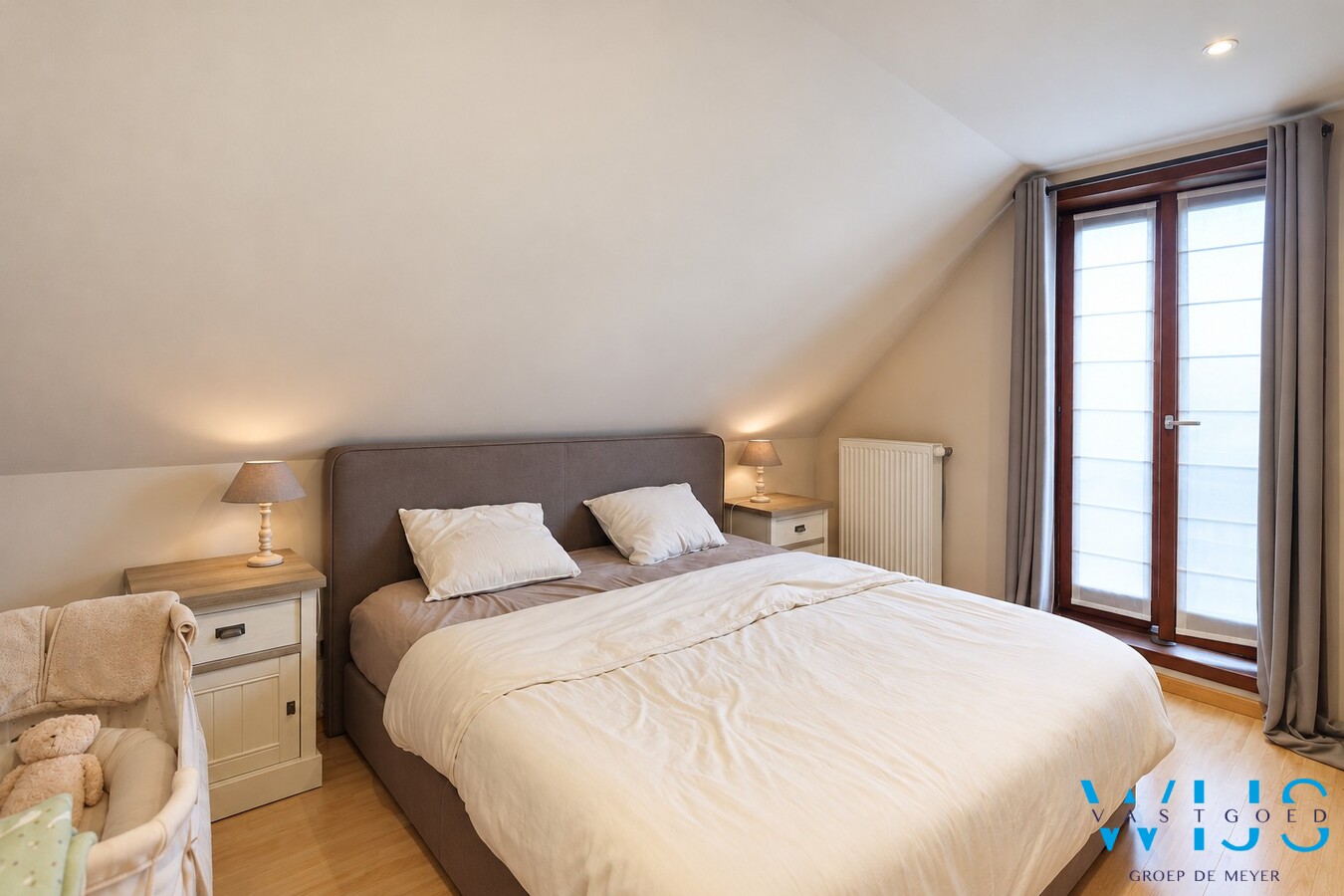 Instapklare open bebouwing met vier slaapkamers op een zonnig hoekperceel in Assenede! 