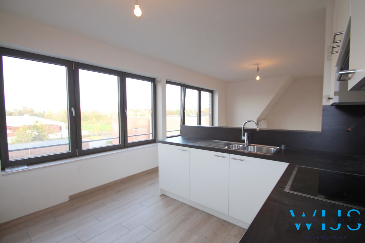 Prachtige duplex + garage in het rustige landelijke OOSTEEKLO 