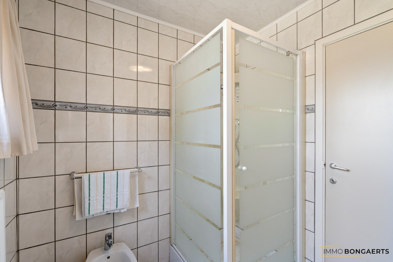 Rustig gelegen bungalow op een mooi perceel van 9 are 
