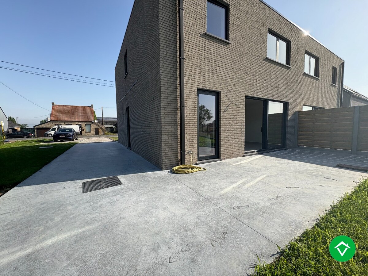 TE HUUR – Energiezuinige nieuwbouwwoning met tuin 
