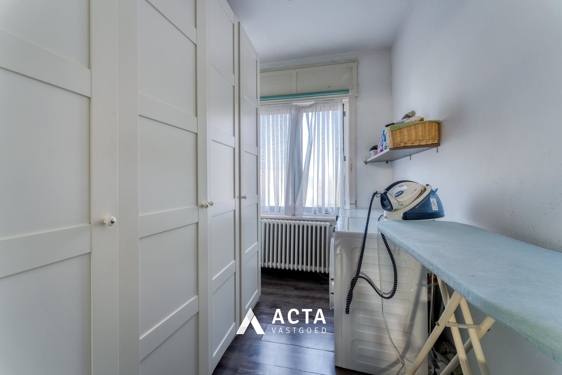 Halfopen bebouwing met vier slaapkamers in Mariakerke 