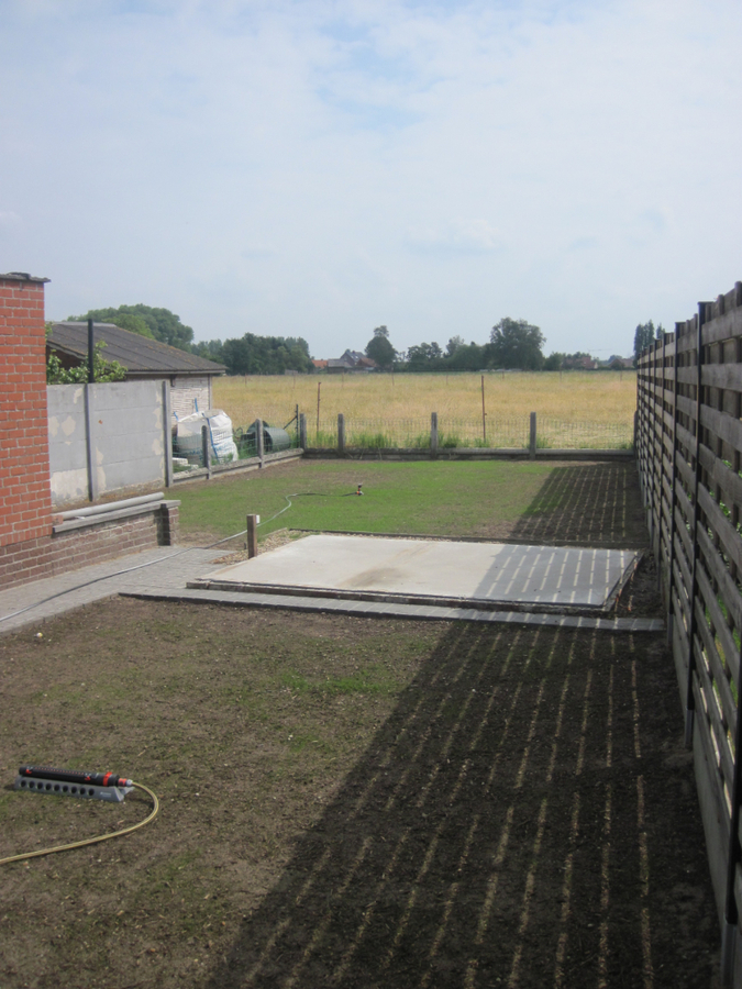 Degelijke Half Open Bebouwing. Bijzonder rustig gelegen ! 