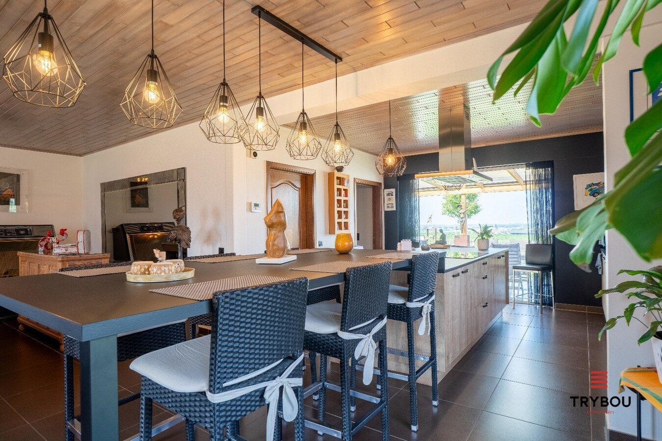 Gerenoveerde landelijke woning op een perceel van 1396m² met prachtige verzichten! 