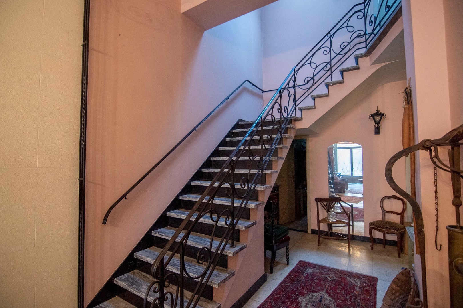 traphal naar eerste verdiep