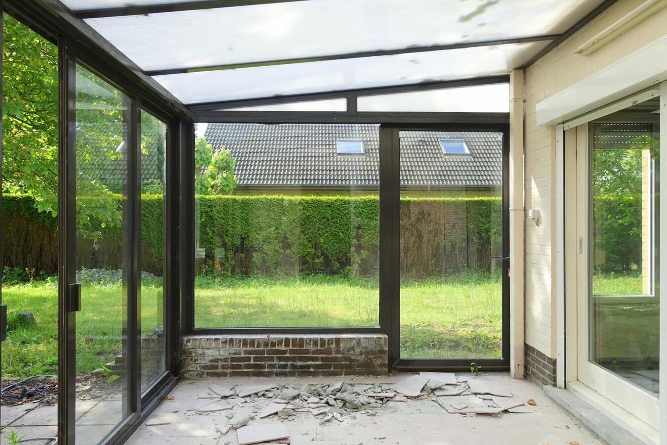 Te renoveren bungalow op topligging 