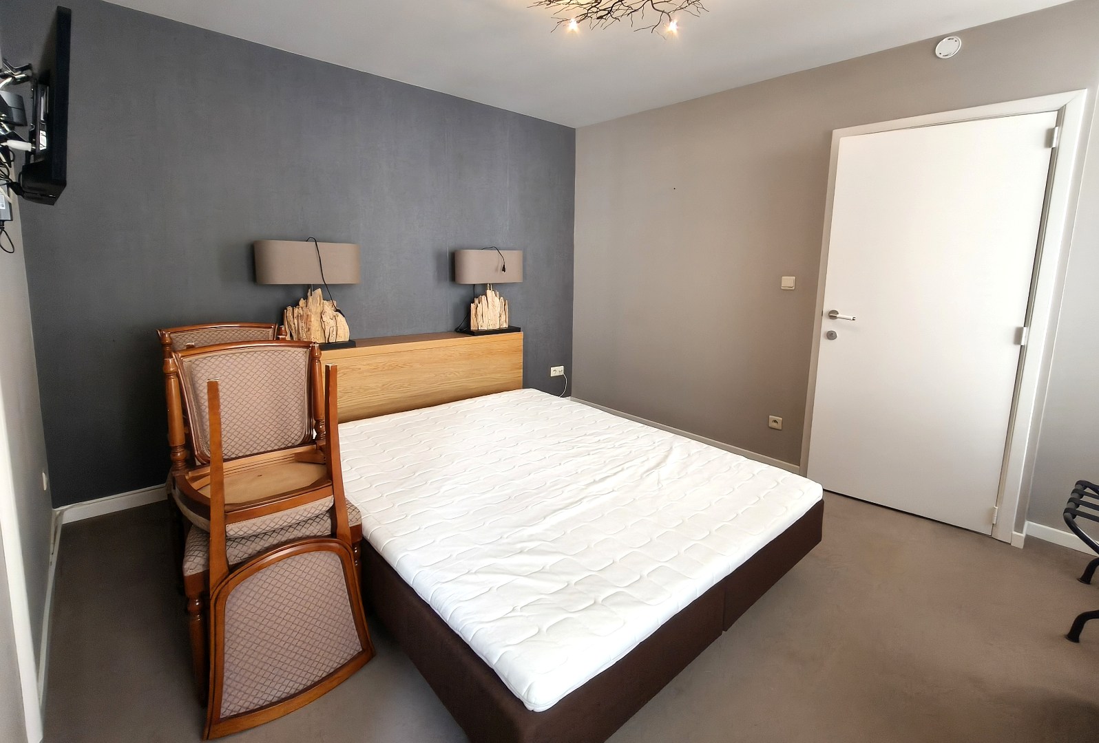 Gebouw met 3 vakantiestudio's 