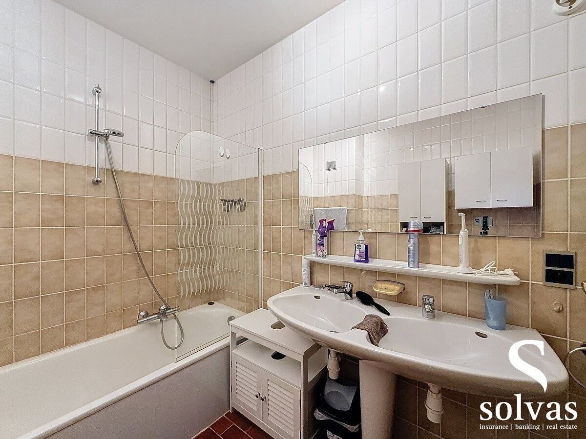 Gemeubeld appartement met 2 slaapkamers 