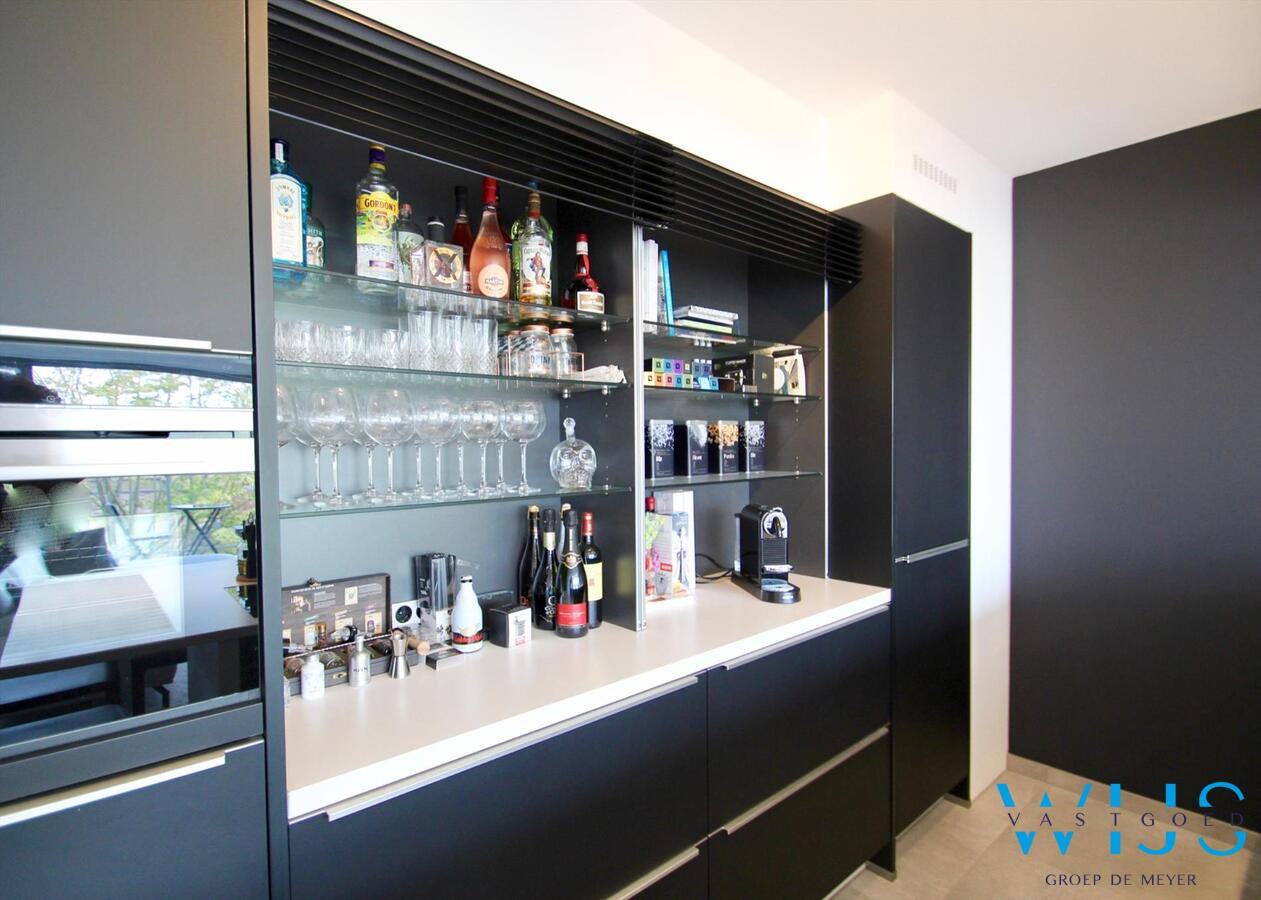 Prachtig afgewerkt appartement in hartje Wippelgem EVERGEM! 