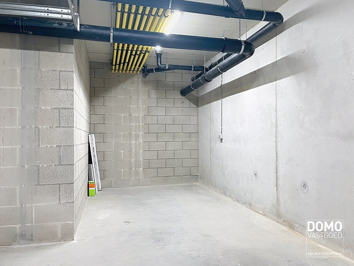 RUIM APPARTEMENT MET PRACHTIG TERRAS, LIFT EN GARAGEBOX IN CENTRUM KERMT 