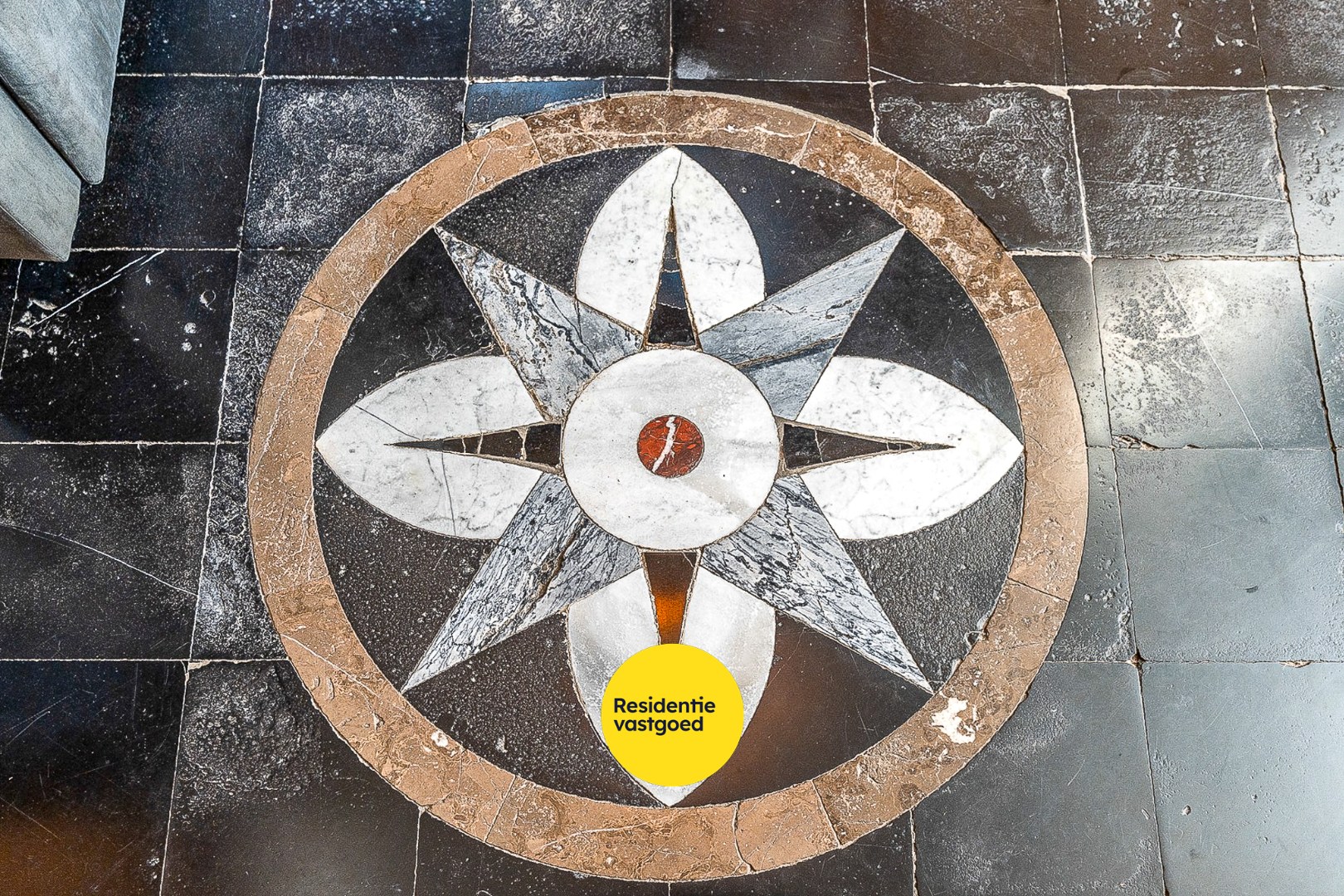 Karaktervol eigendom op ruim perceel te Alveringem. 