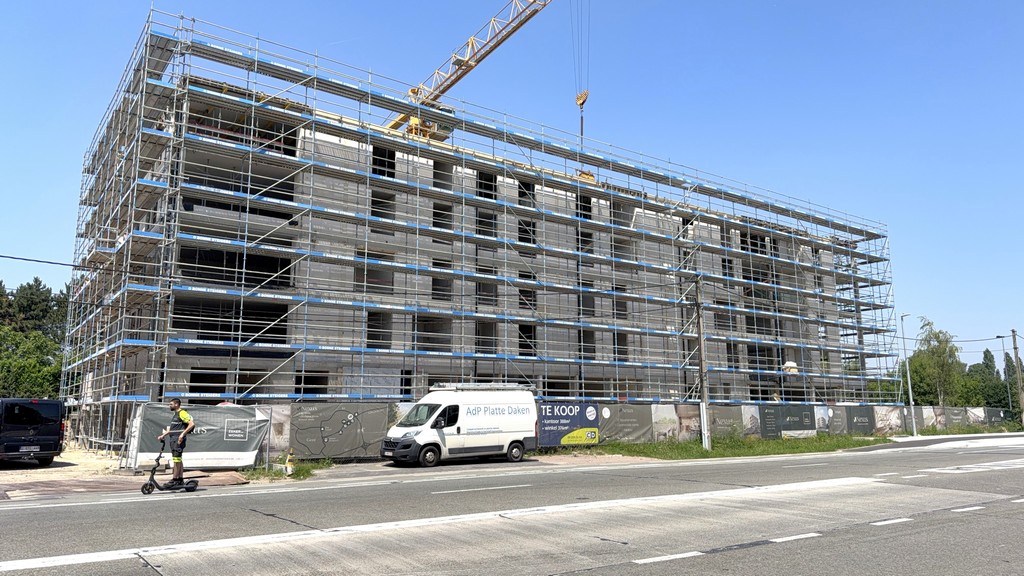 Nieuwbouw kantoor en winkelruimte te koop in Oostakker
