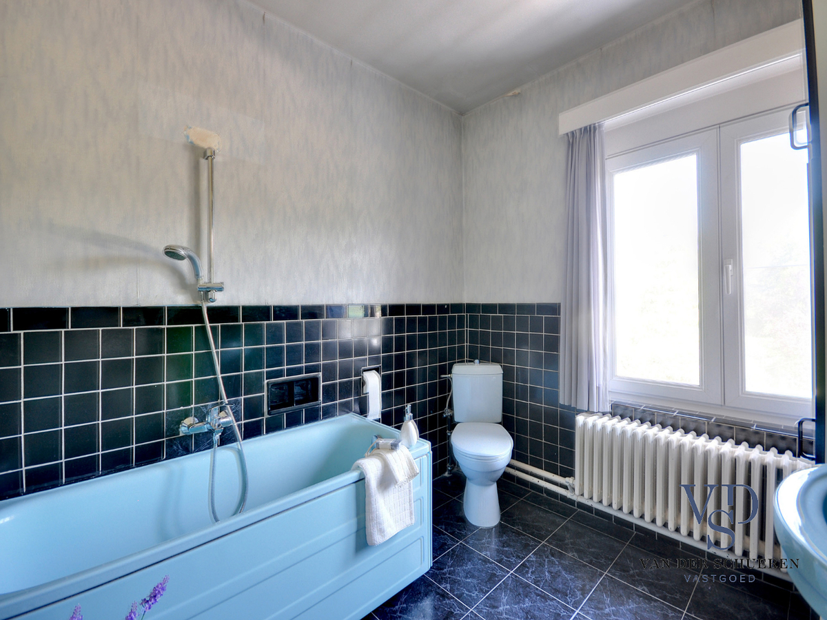 Zeer ruime herenwoning in centrum Gavere ! 