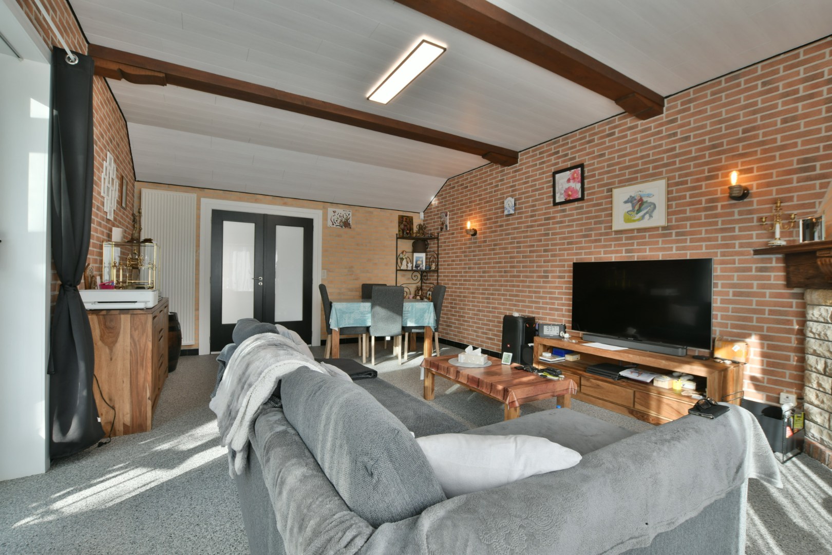 Instapklare en volledig gerenoveerde bungalow met 3 slaapkamers, tuin en garage vlak bij bos en centrum van De Haan 