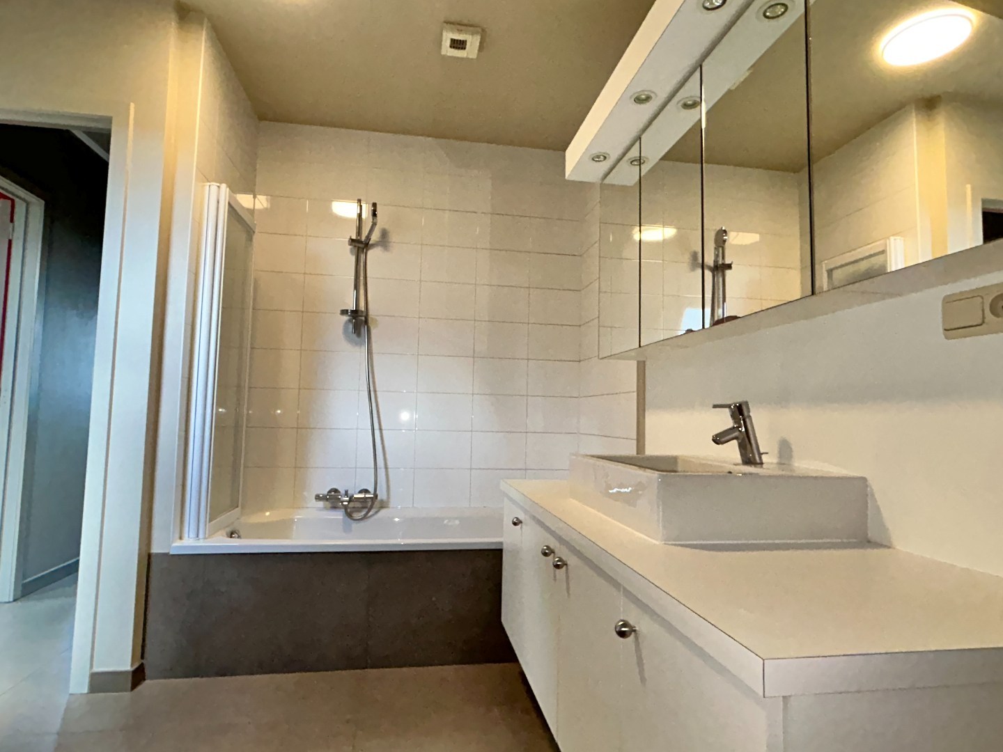 Stijlvol duplex appartement met 3 slaapkamers en groot terras 