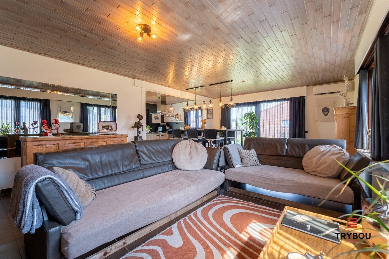 Gerenoveerde landelijke woning op een perceel van 1396m² met prachtige verzichten! 