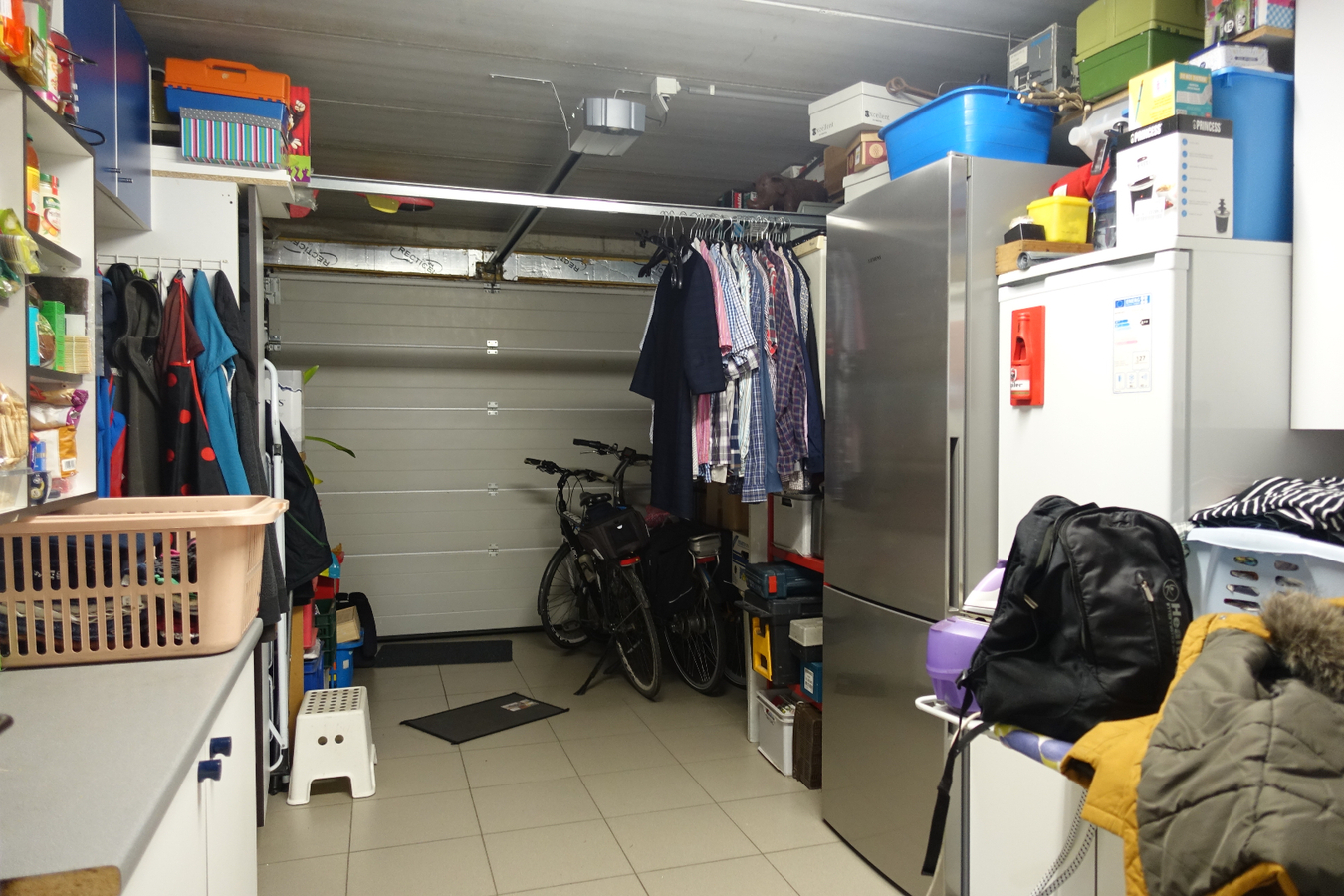 Instapklare hoekwoning met zonnige tuin 