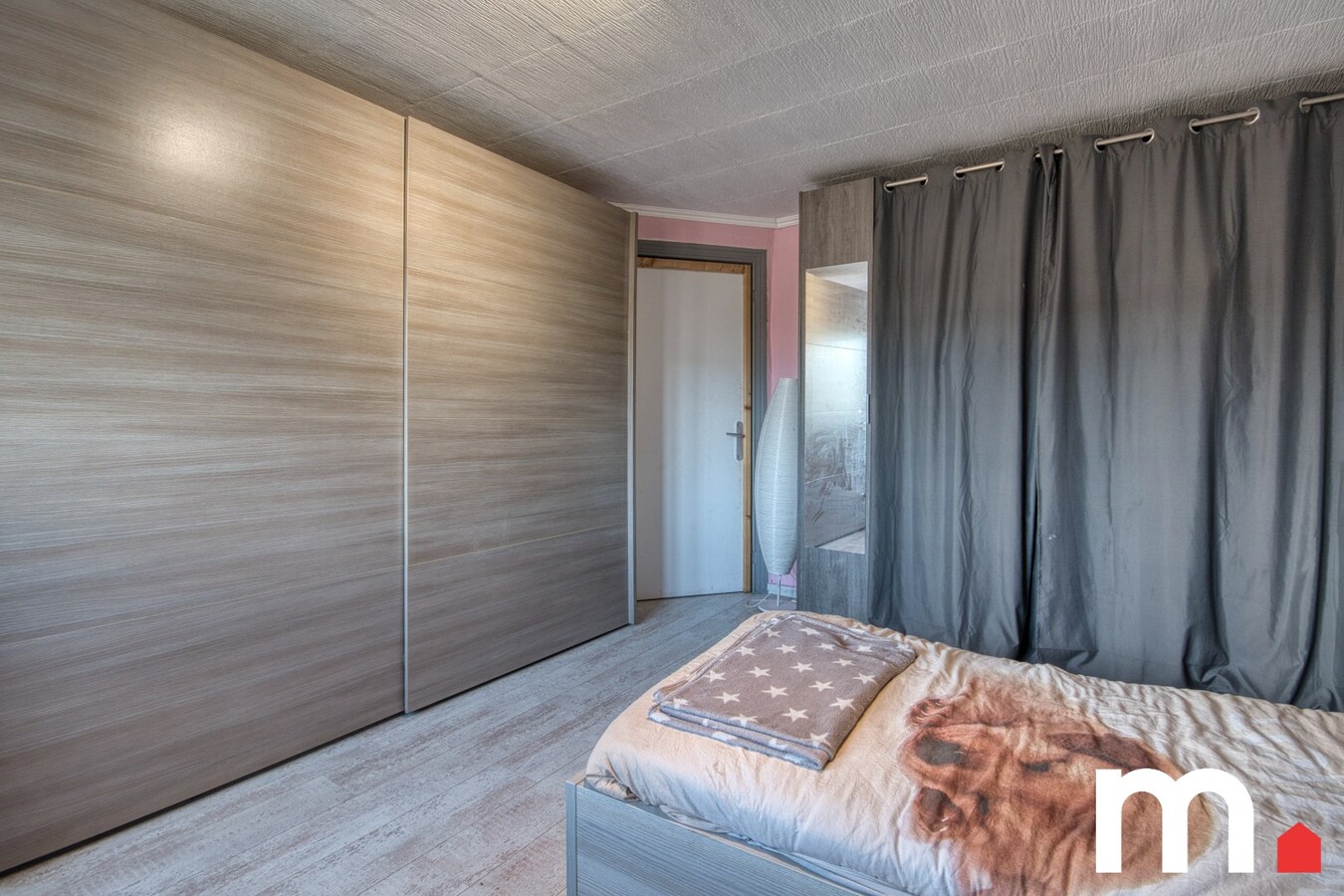 Knusse rijwoning nabij het centrum van Roeselare ! 