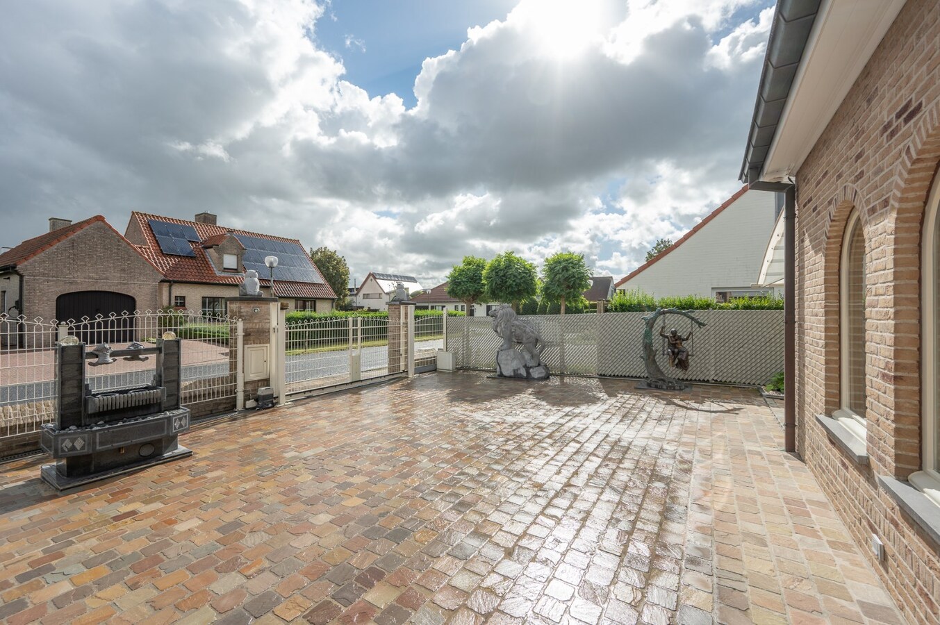 Klassevolle villa in residentiële villawijk te Knokke-Heist 