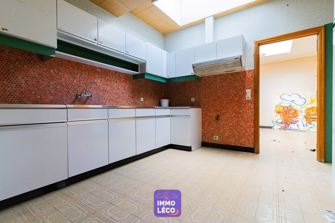 Surface commerciale idéalement située avec habitation à l'étage ! 