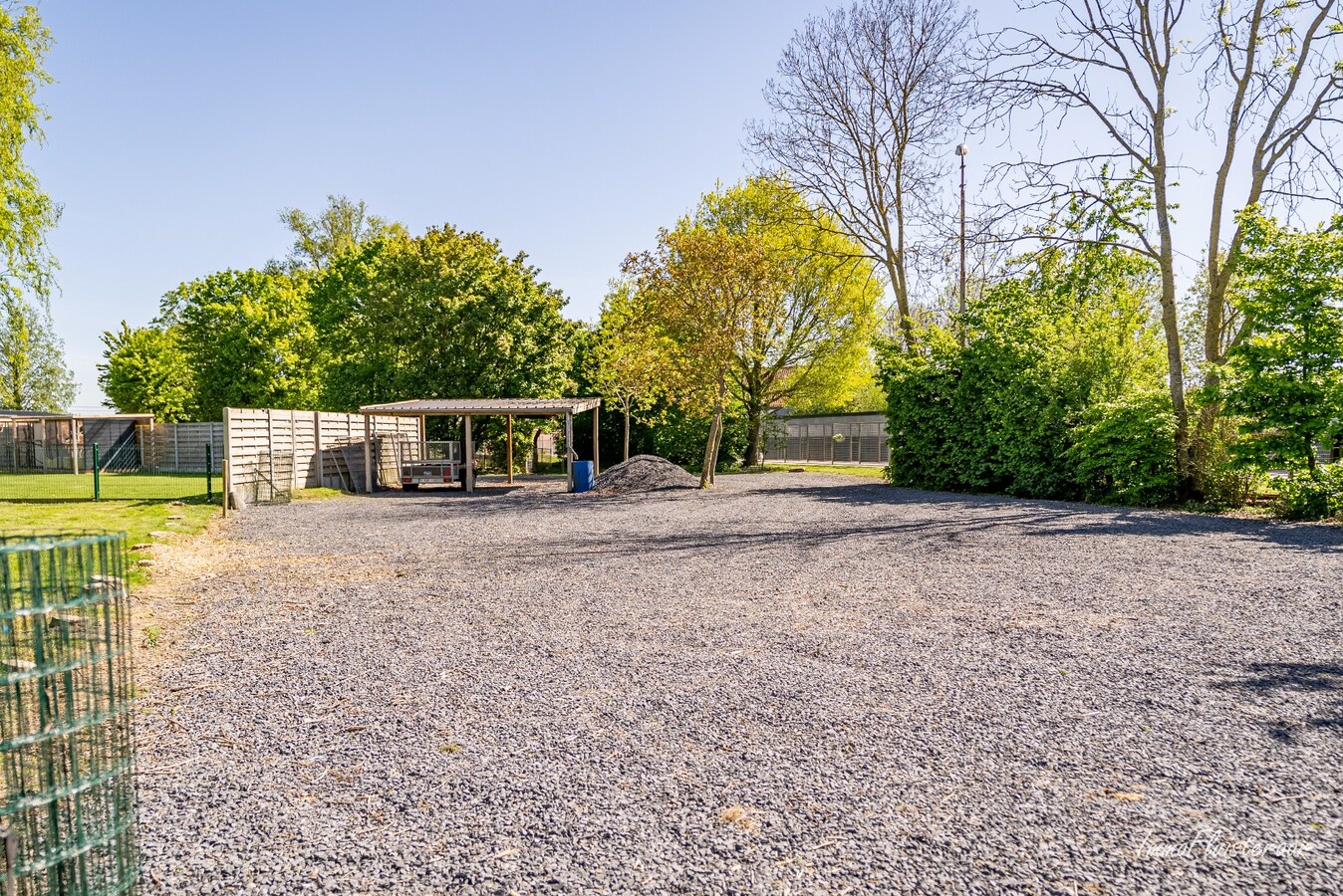 Magnifique domaine avec une villa neuve et un chenil et une pension pour chats agréés à Diksmuide 