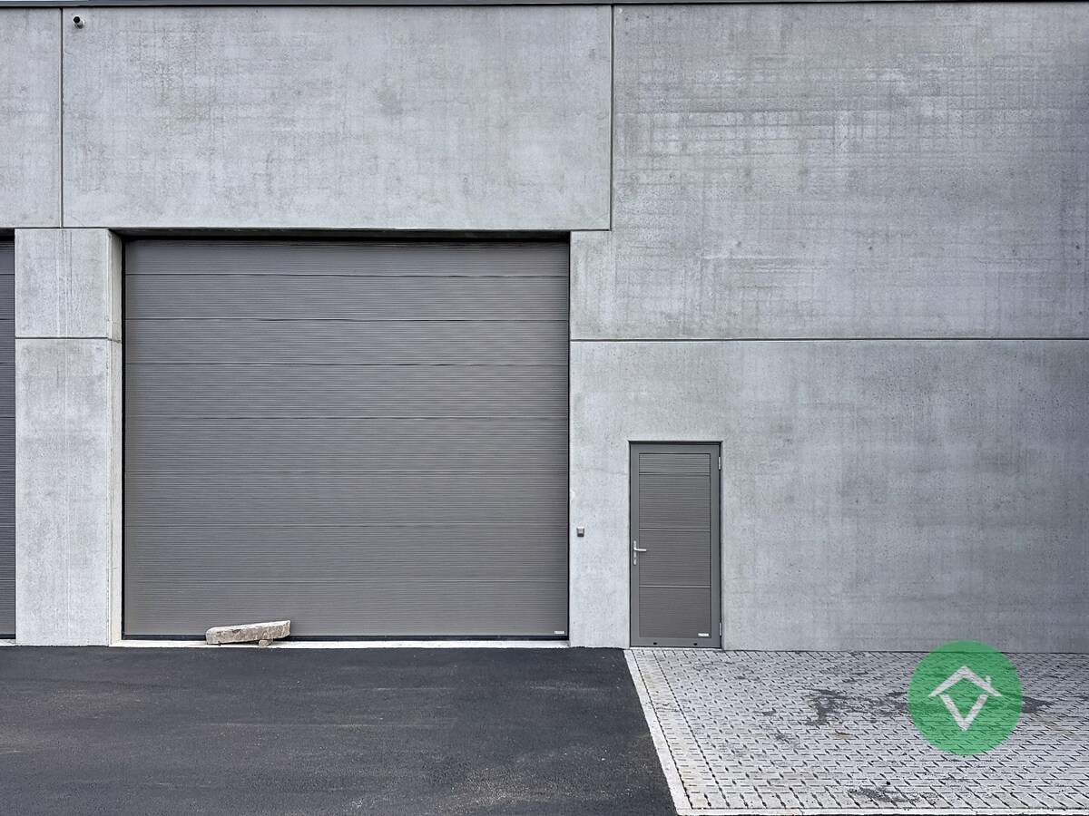 Nieuwbouw loods KMO-UNIT te koop – 256 m² met 1 parkeerplaats inbegrepen op de industriezone te Aartrijke 