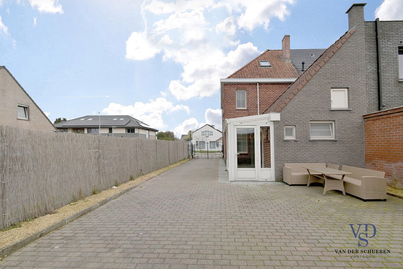 Degelijke Half Open Bebouwing 