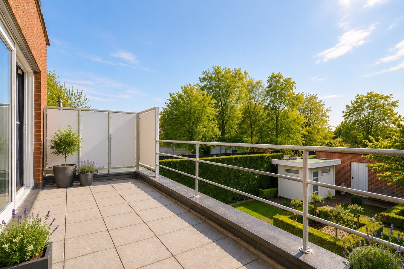 Ruim appartement met groot terras en garage te Heule ! EPC 112 B ! 