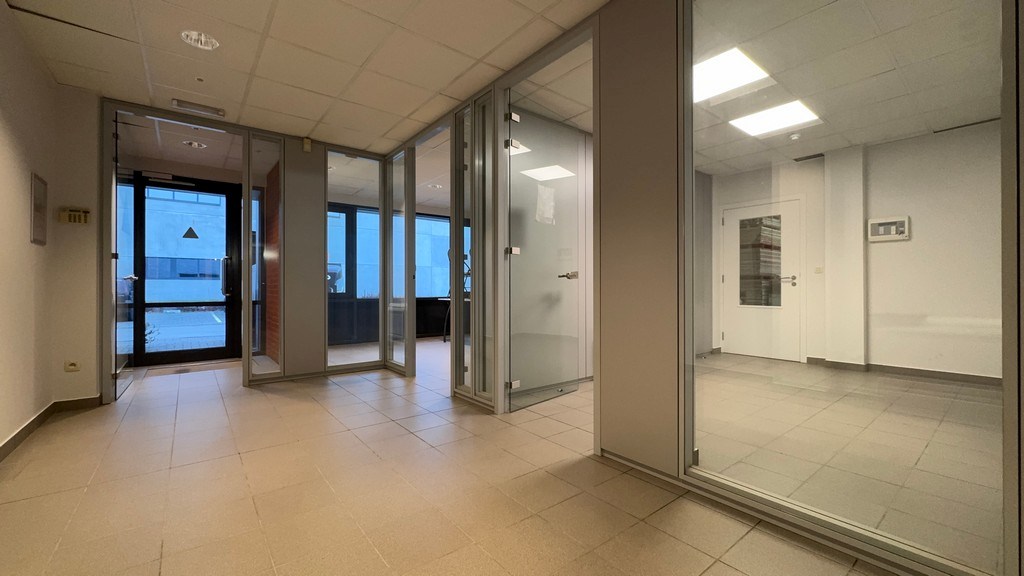 Kantoren met magazijn te huur in MB Office Park II aan The Loop in Gent