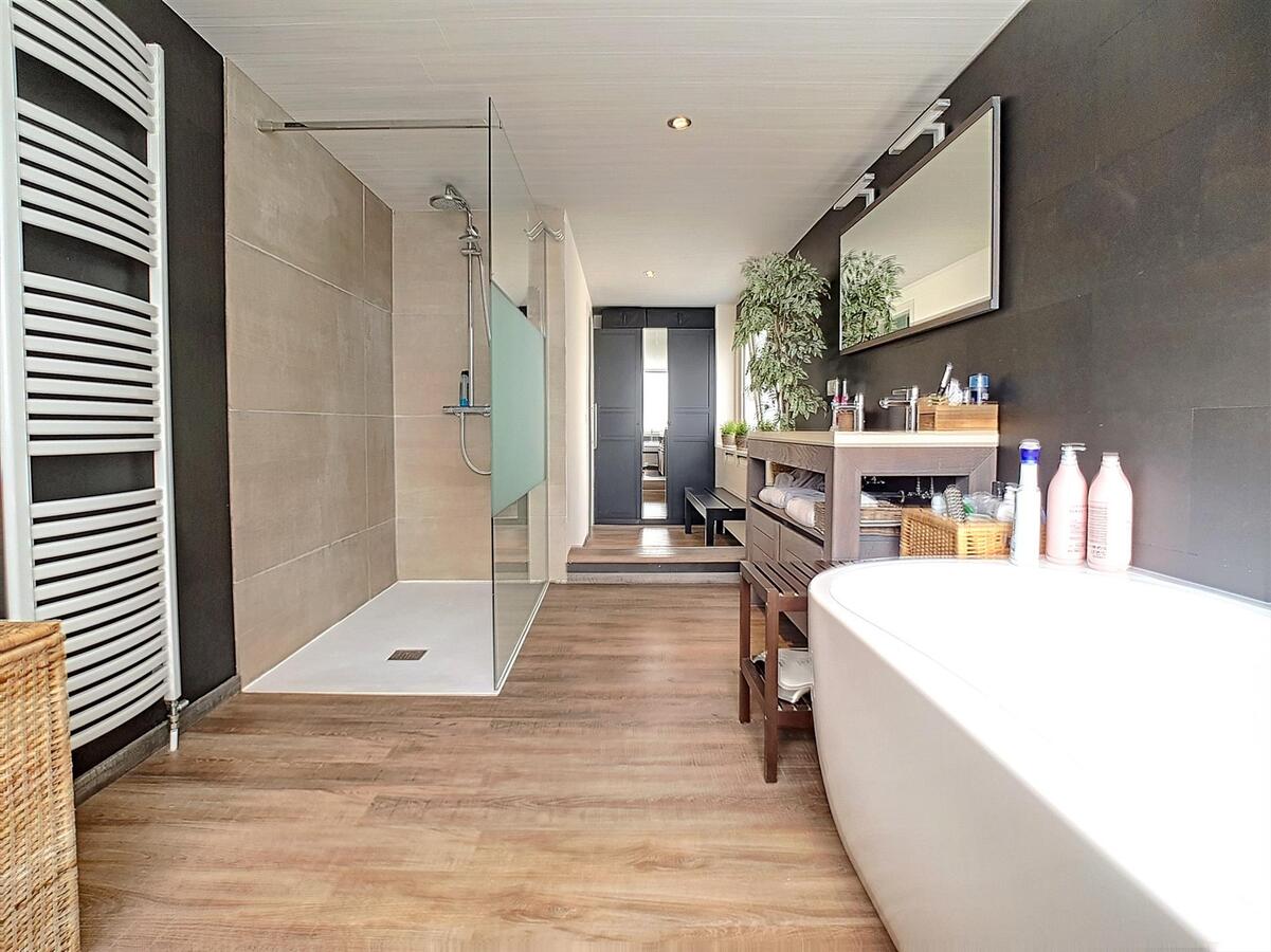 Aangename, volledig gerenoveerde en ruime gezinswoning - Zeebrugge 