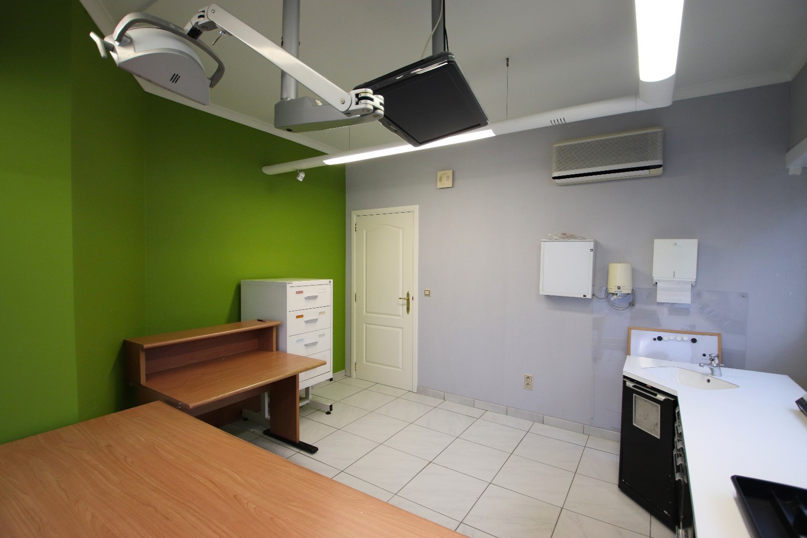 Goed gelegen handelsruimte te huur in Beringen! 