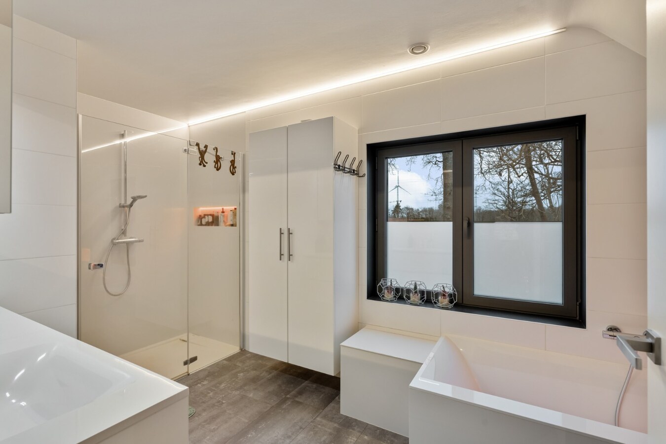 Uniek landhuis op een perceel van +/- 27 are in een GROENE oase 