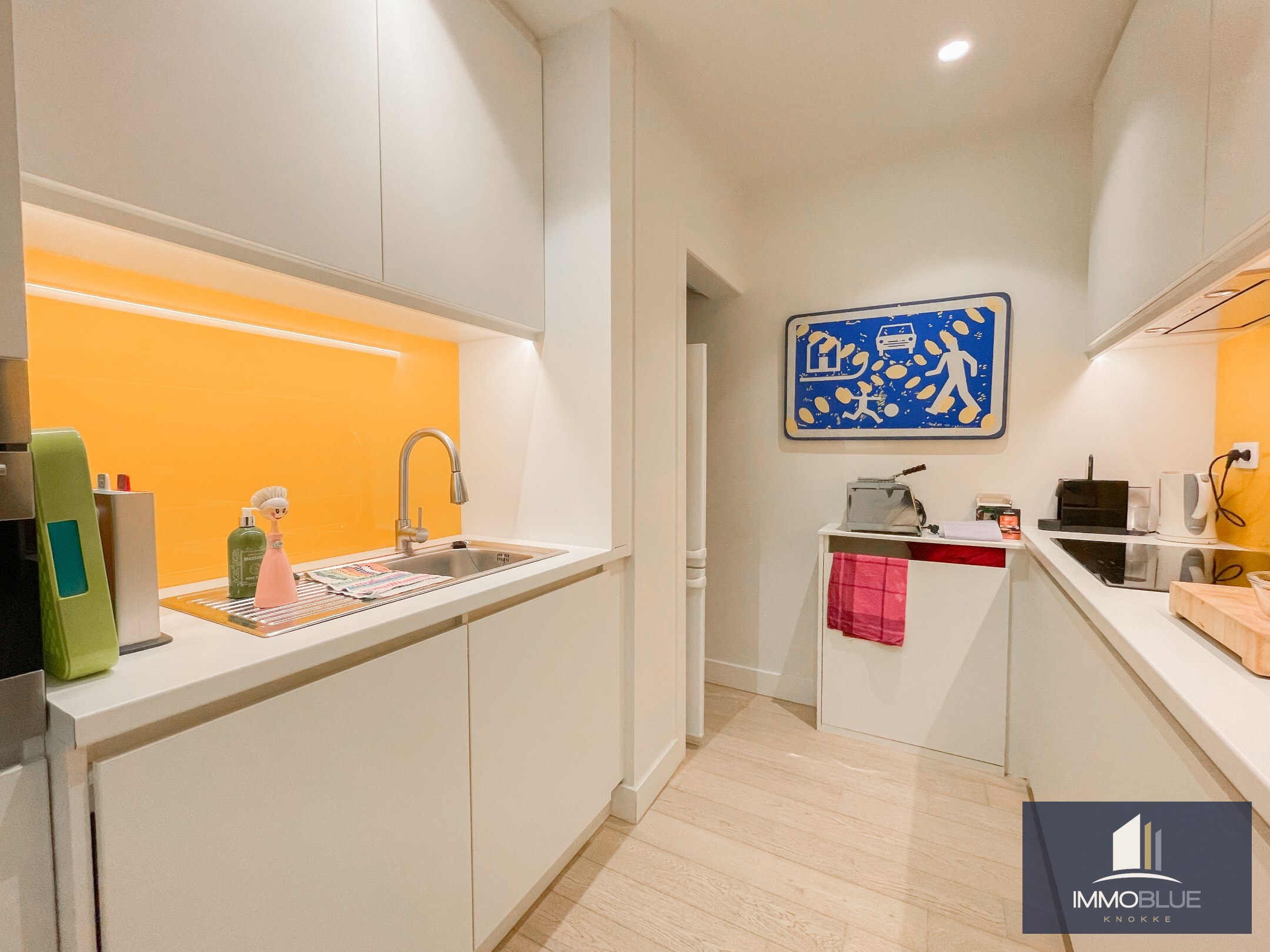 EXCLUSIEF TE KOOP : Uiterst aangenaam instapklaar appartement, hartje Zoute met open zicht. 