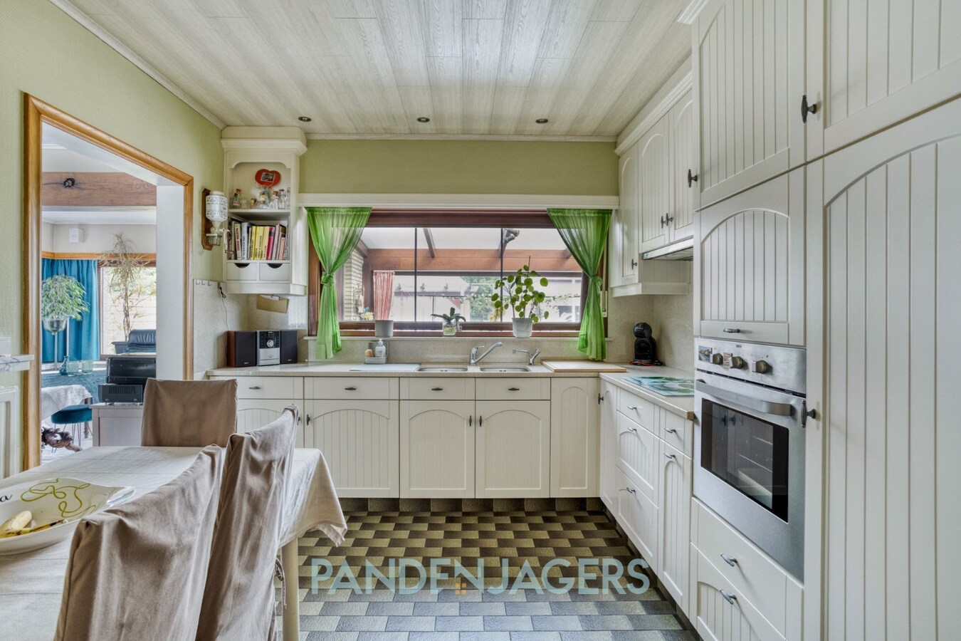 Ruime open bebouwing met groot bijgebouw te Duffel 