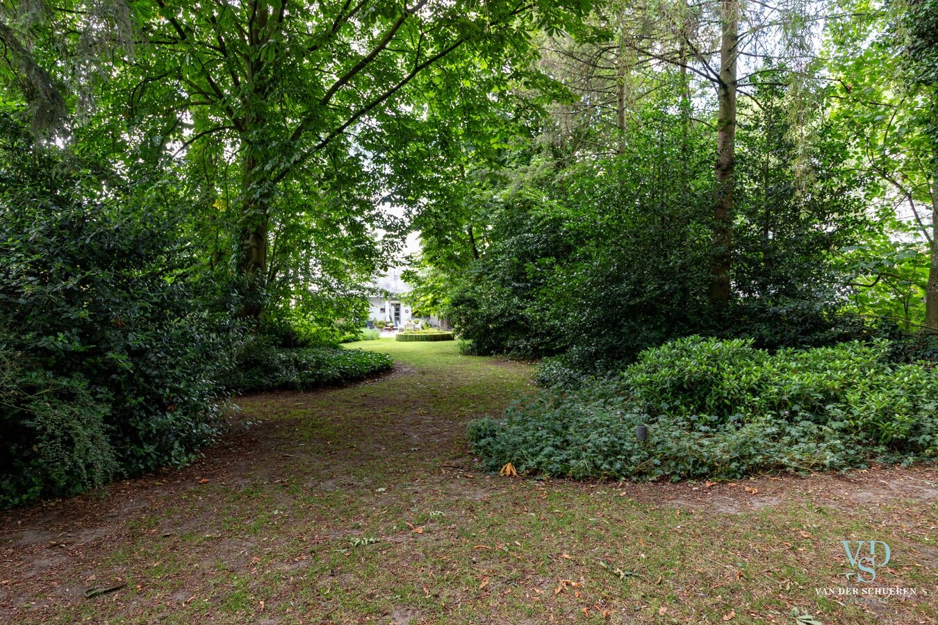 Charmante woning nabij centrum Gavere (op ca. 1255 m²) 