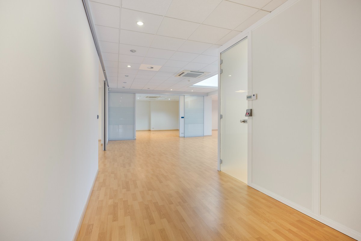 Kantoren te huur in het industriepark te Haasrode/Heverlee met parking - opp. 626 m² (totaal) 