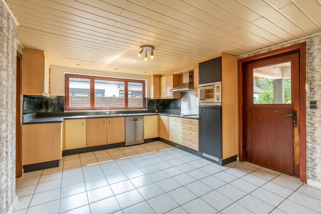 Ruime woning met drie slaapkamers 