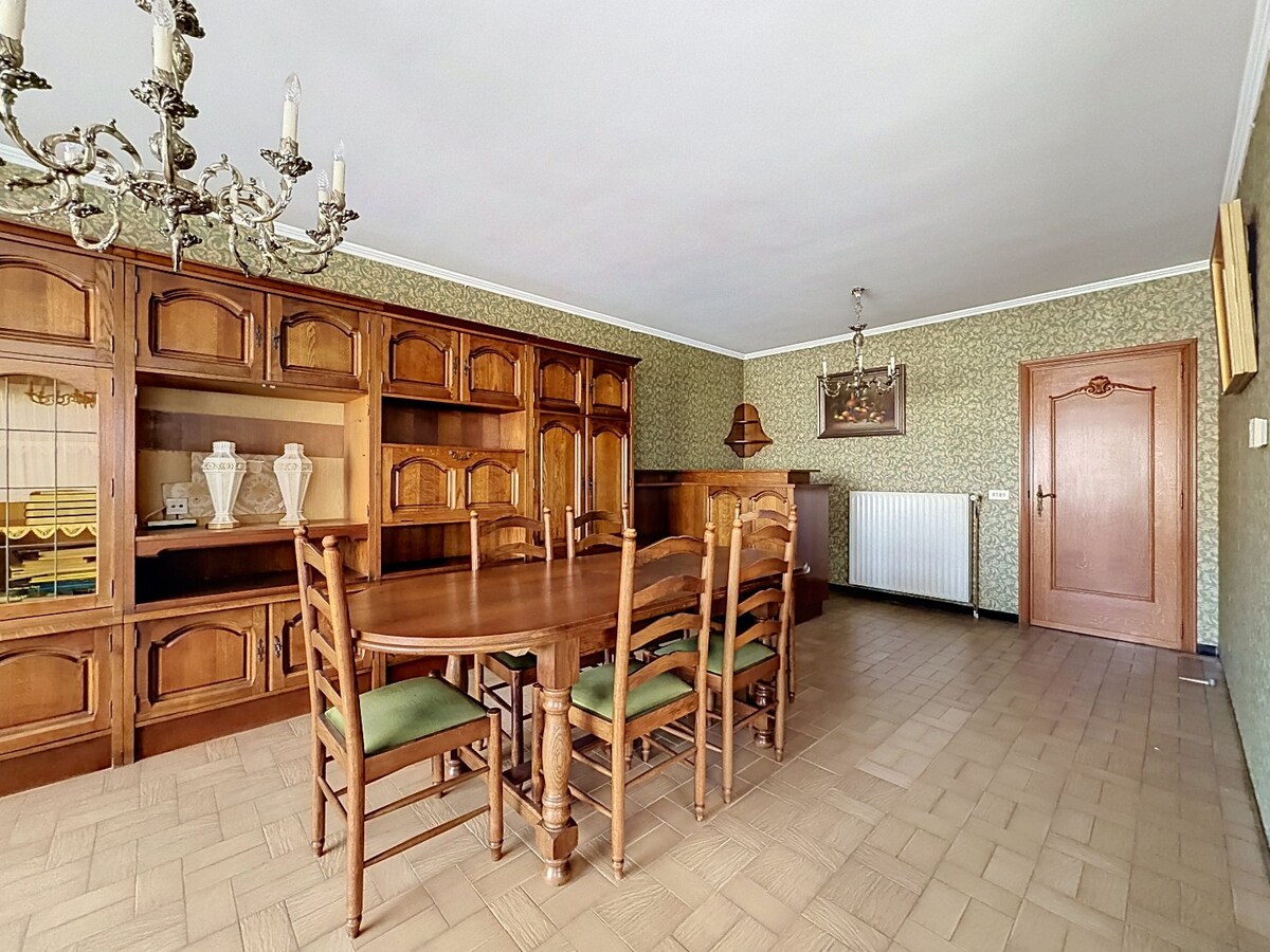 Solide bel-étage met 4 slaapkamers en tuin te Zottegem 