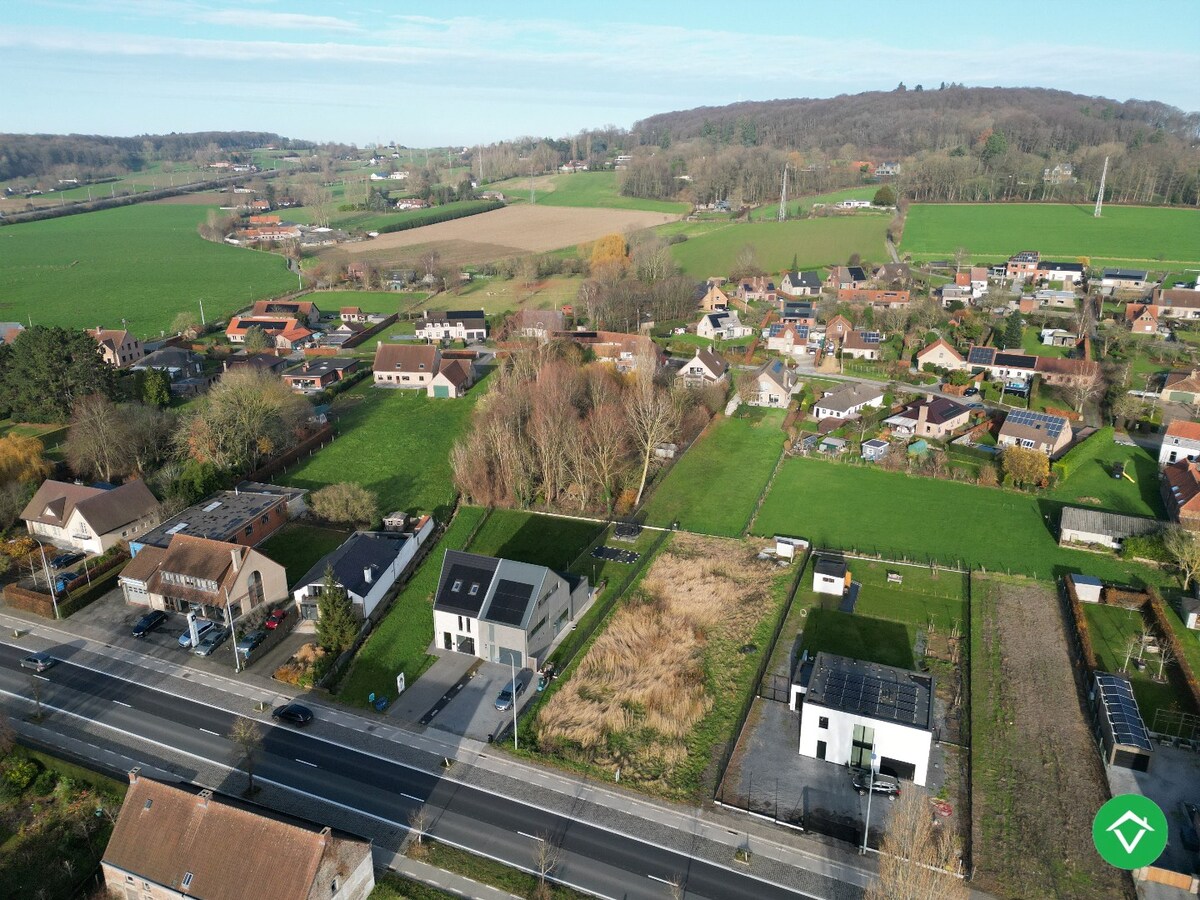 Ruim perceel van 1243 m² in het prachtige Ronse 