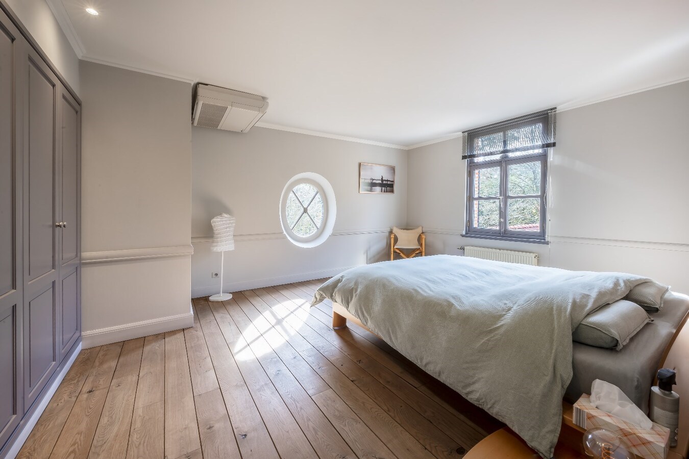 Sels villa met 4 slaapkamers, dubbele carport en garage, Zuid-West tuin op een perceel van 1.991 m² te Schilde - 's-Gravenwezel, 