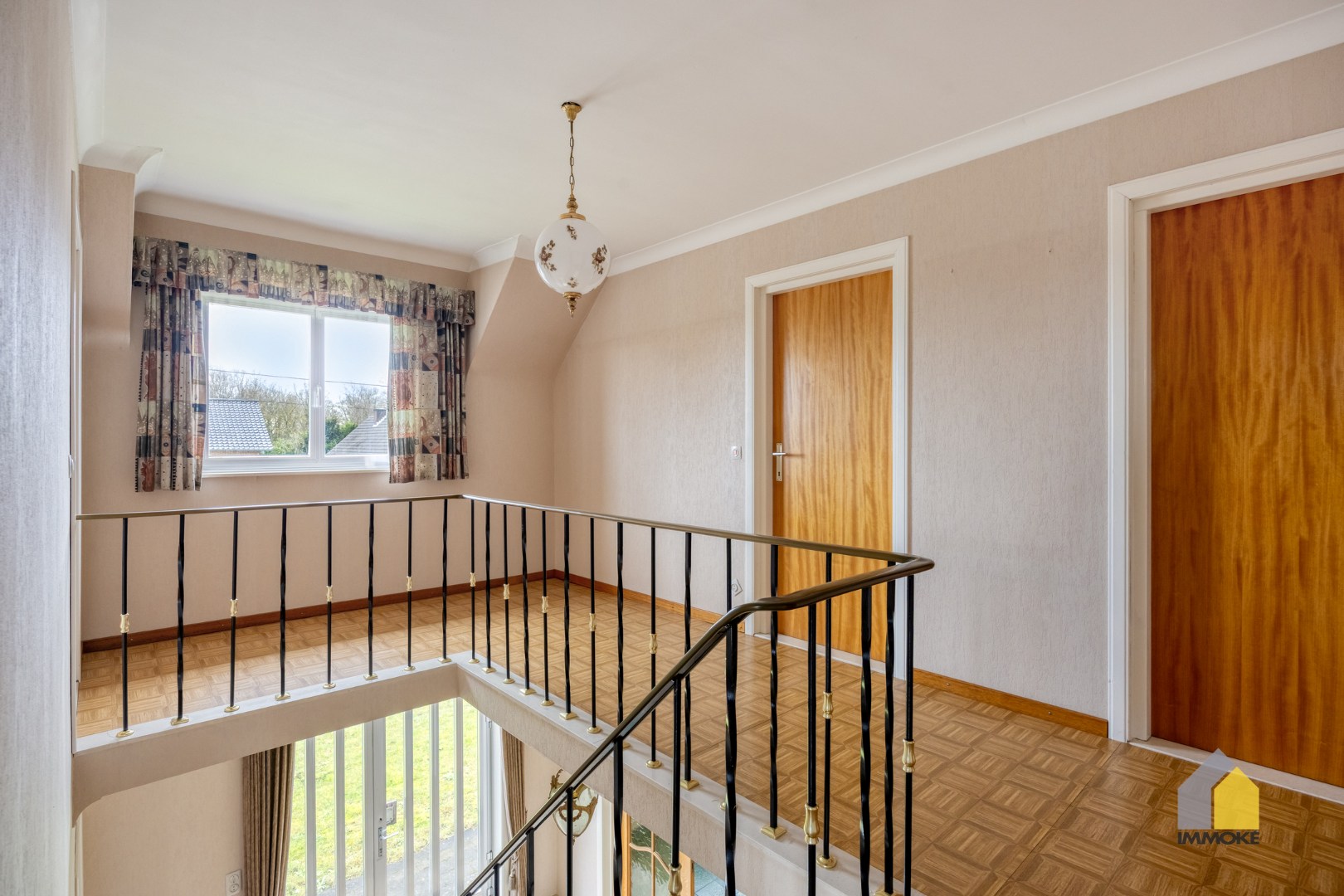 Neeroeteren: Op te frissen, vrijstaande woning op 8 a 26 ca met 5 slpks. 