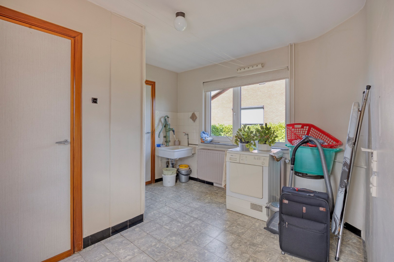 Te renoveren gezinswoning met 3 slpk. in Heppen 