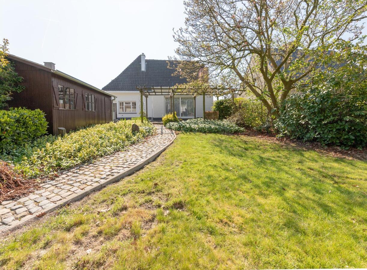 Uitstekend onderhouden villa op een perceel van 2600 m2. 