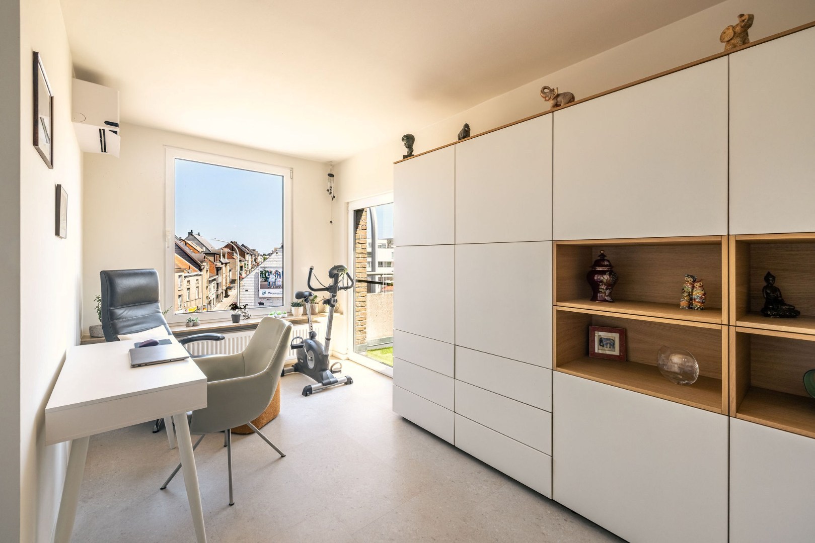 Ruim appartement met twee terrassen te Aalst 