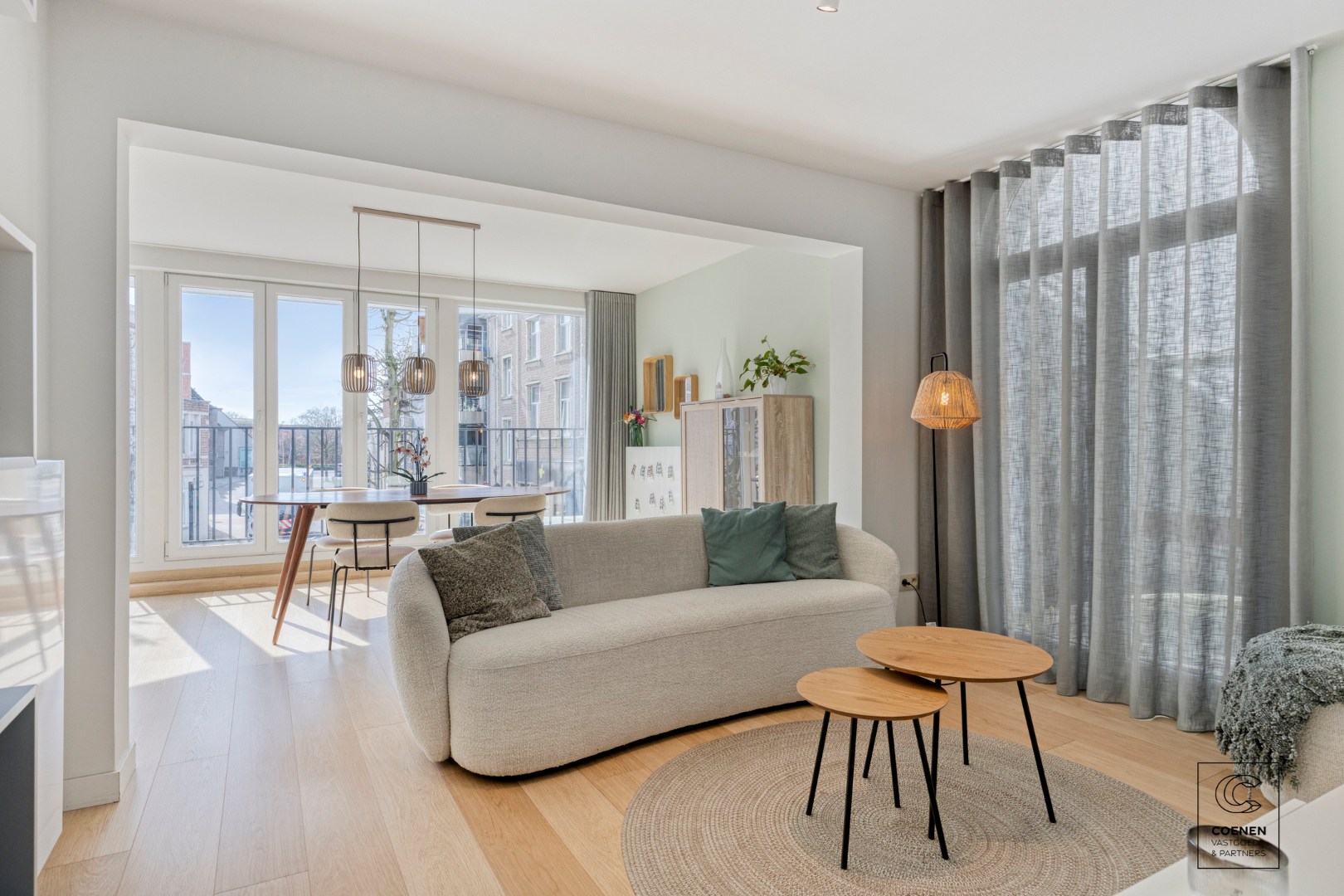 Instapklaar appartement met 2 slaapkamers en balkon op topligging in Lier! 