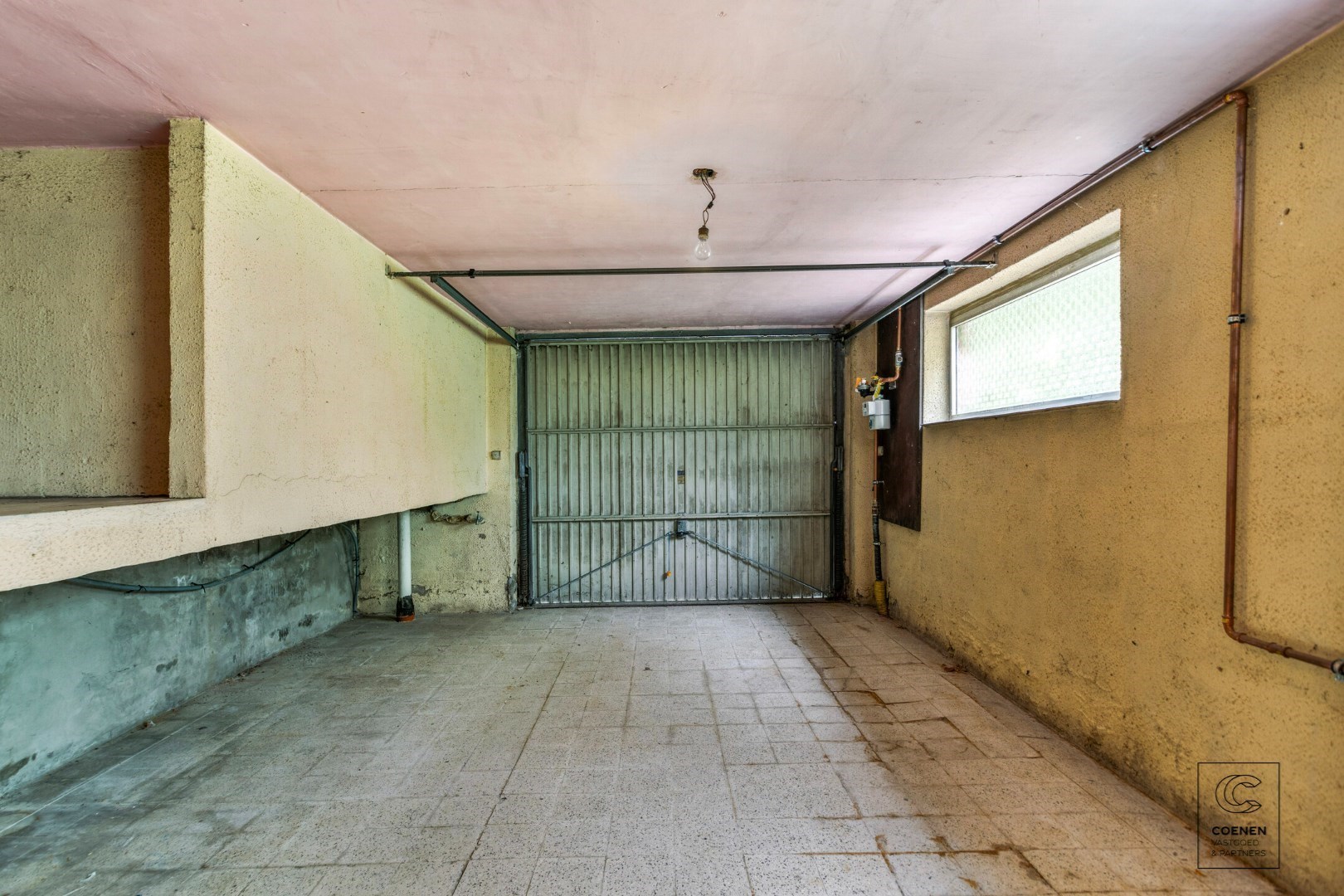 Unieke kans in Westmalle: te renoveren woning met 4 à 5 slpk' s, 236 m² bew. opp. op perceel van 3.990 m²! 