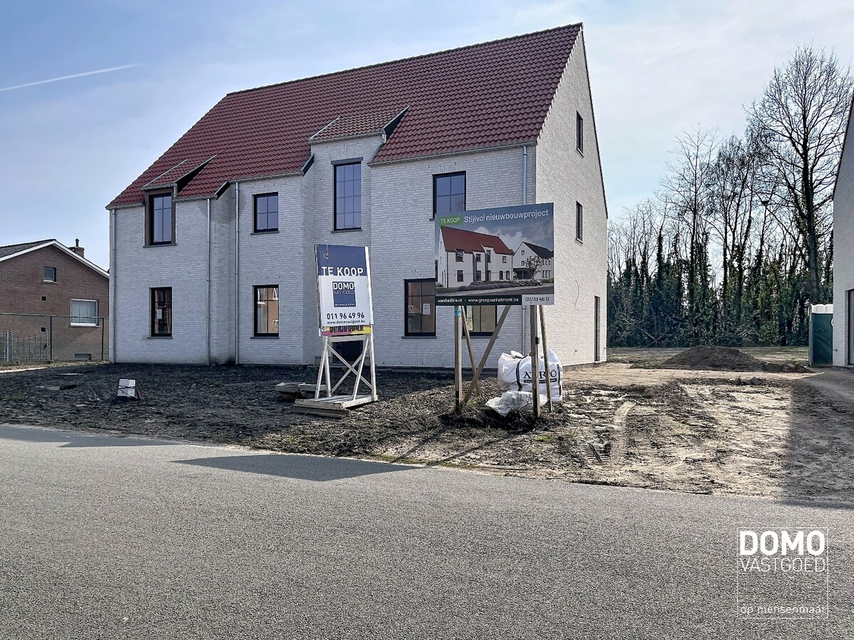 ENERGIEZUINIGE HALFOPENBEBOUWING MET 3 SLAAPKAMERS TE KERMT 