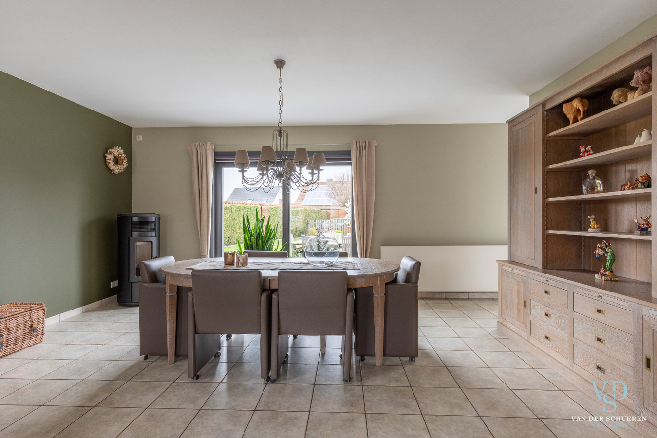 Energiezuinige, eigentijdse villa met zwembad. 