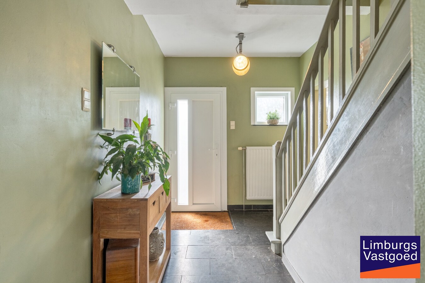 Centraal gelegen woning, 4 slpk, 180 m² bewoonbare oppervlakte, 9a 99ca 