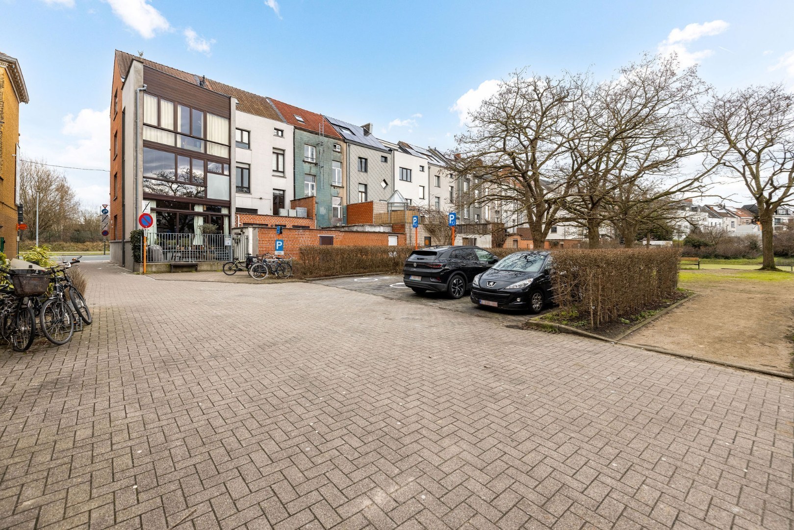 Bel-étage woning met 5 slaapkamers in Gent 